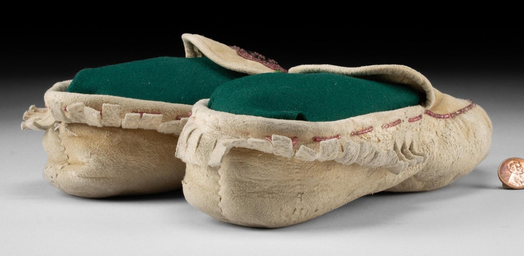 Anishinaabe Beaded Moccasins – Great Lakes, Early 20th Century – Floral Beadwork on Brain-Tanned Leather